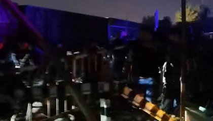 辽宁葫芦岛市一轿车与火车相撞？当地应急部门：轿车闯闸未撞火车，致2死6伤