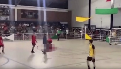 巴西门将点球大战扑出一球后死亡:用胸部挡住点球,起身走几步后突然倒地