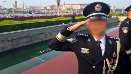 他在阅兵现场,留下一张不能露面的照片!