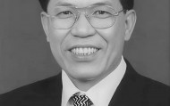 广东省原省长卢瑞华同志逝世