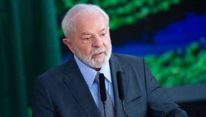 巴西总统卢拉因身体不适入院检查