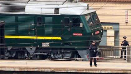 金正恩启程来华,他的神秘专列长什么样?