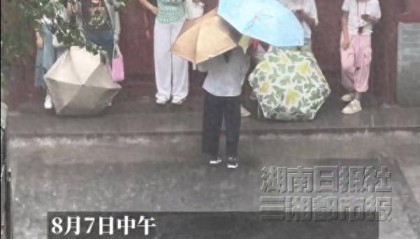少林寺回应不让入内避雨