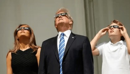 中国又一次赌赢了?特朗普突然不再嘴硬,美国法院正式做出裁定,美国无权对中国加征关税