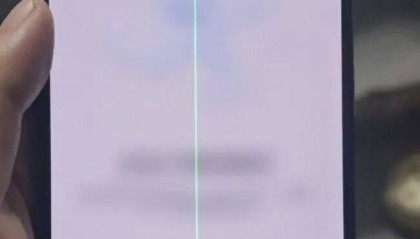 手机使用不到三年,屏幕突然出现绿线,用户质疑质量有问题,小米回应