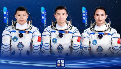 神二十乘组踏上回家之旅！神二十一载人飞船顺利撤离空间站组合体