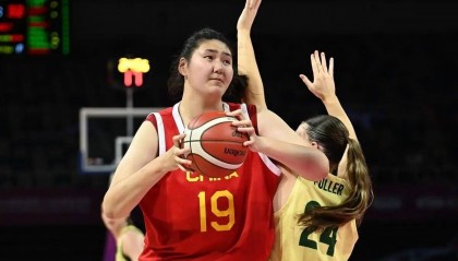 2米28张子宇彻底火了？美国网友喊话：赶快来统治WNBA吧！