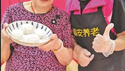 平均年龄70+！这个直播间，火了！