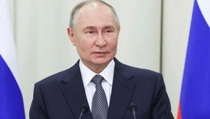 打算退居二线？掌权25年，73岁普京首谈接班人问题，一硬性条件成关键！