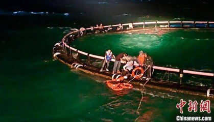 广西防城港一艘钓鱼船翻沉 12名遇险人员成功获救