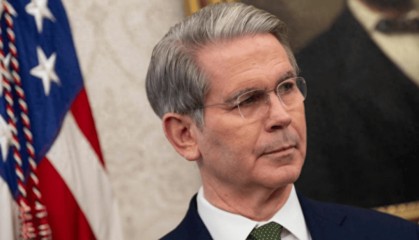 美国抛出更大筹码,换中方在稀土让步,中国这一关,美国恐怕过不了