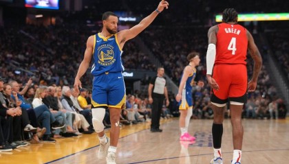 库里出战32分钟仅得3分 申京19+14火箭胜勇士