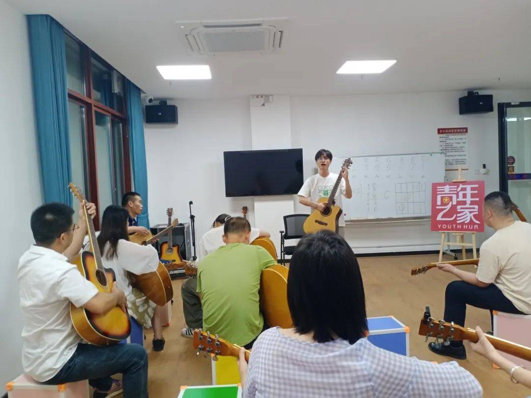 【青年之家】罗城仫佬族自治县工人文化宫“青年之家·青年夜校”揭牌成立