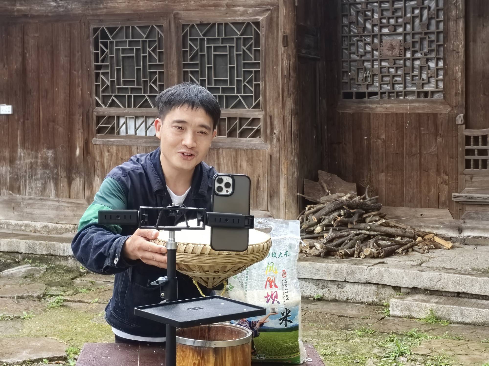 贵州瓮安：“新农人”带火农特产品