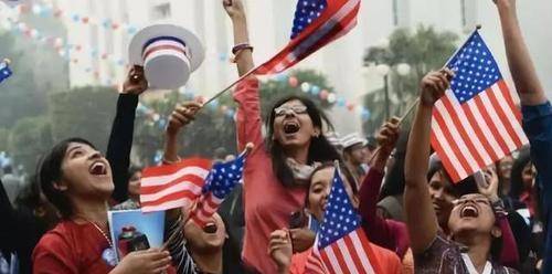 有一万人民币，在美国可以过怎么样的生活？