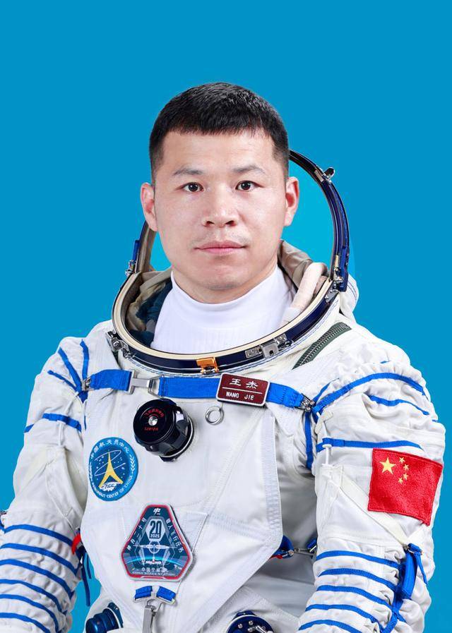 神舟二十号航天员乘组三人确定，河南老乡陈冬、陈中瑞将飞天