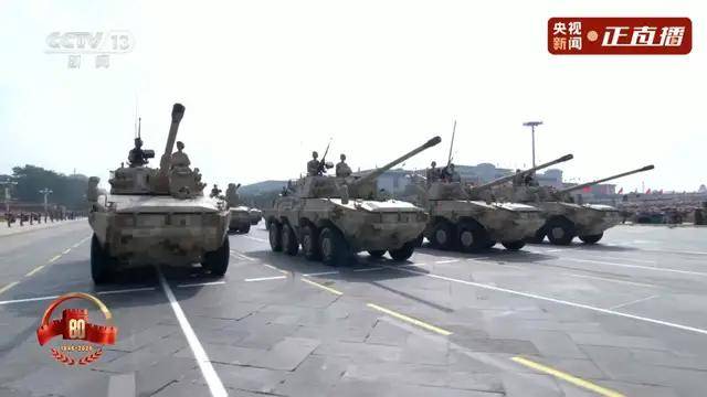 不装了!一口气看完九三大阅兵武器装备!谁说我们一个也不认识?