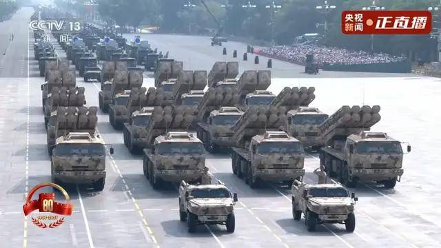 不装了!一口气看完九三大阅兵武器装备!谁说我们一个也不认识?