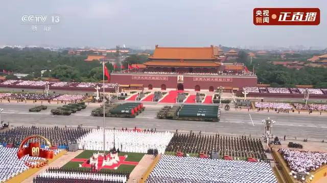 不装了!一口气看完九三大阅兵武器装备!谁说我们一个也不认识?