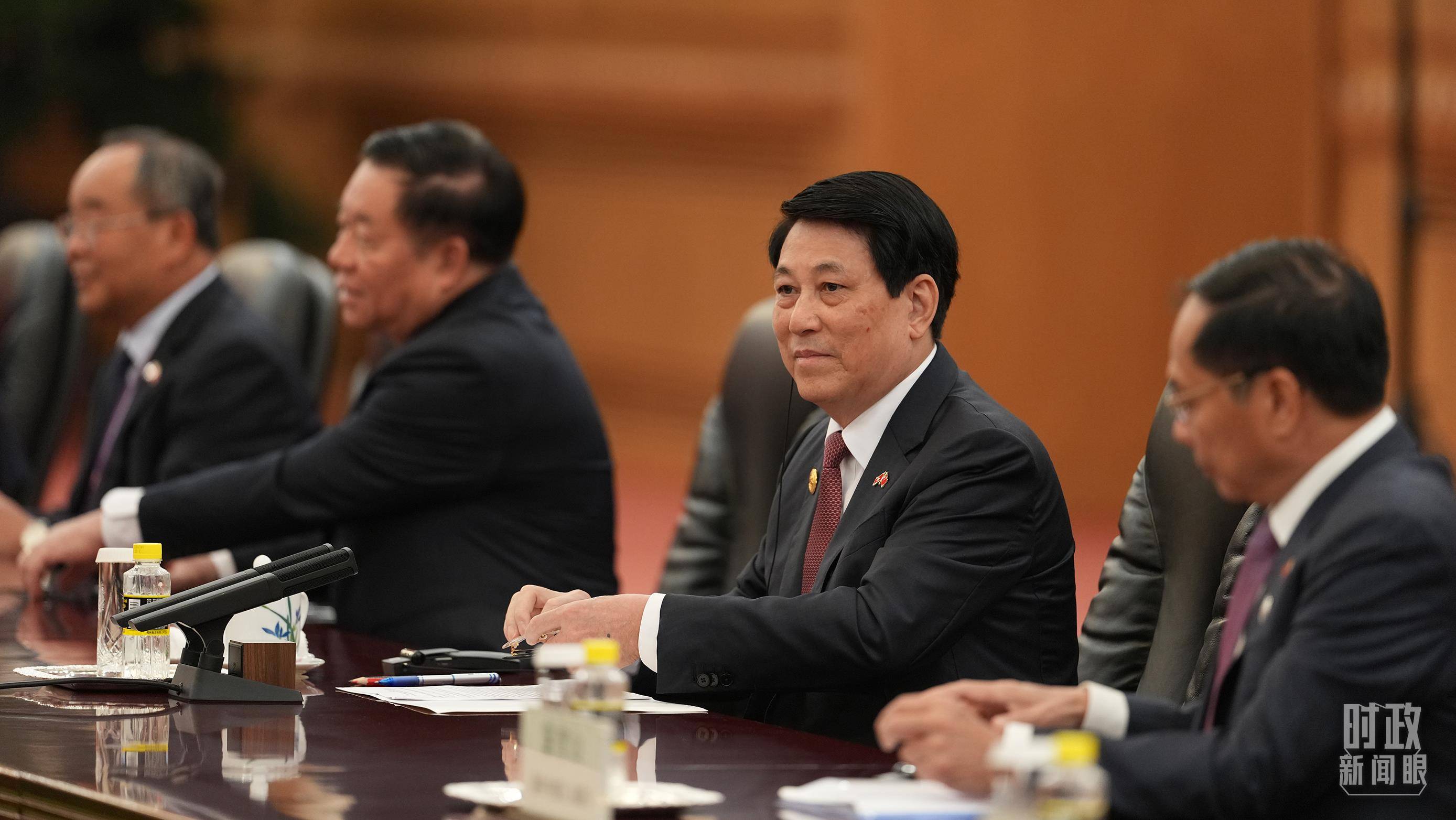 时政新闻眼丨从“上合”到“九三”,习近平鲜明宣示这8个字