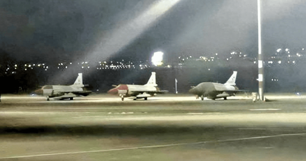 再次闪耀!多架“枭龙”正式交付阿塞拜疆,42亿美元大单落地了?