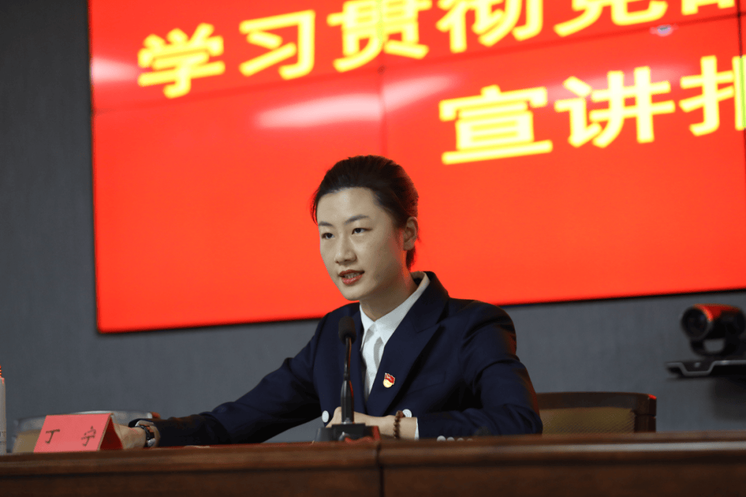 乒乓球奥运冠军丁宁，已任体校校长