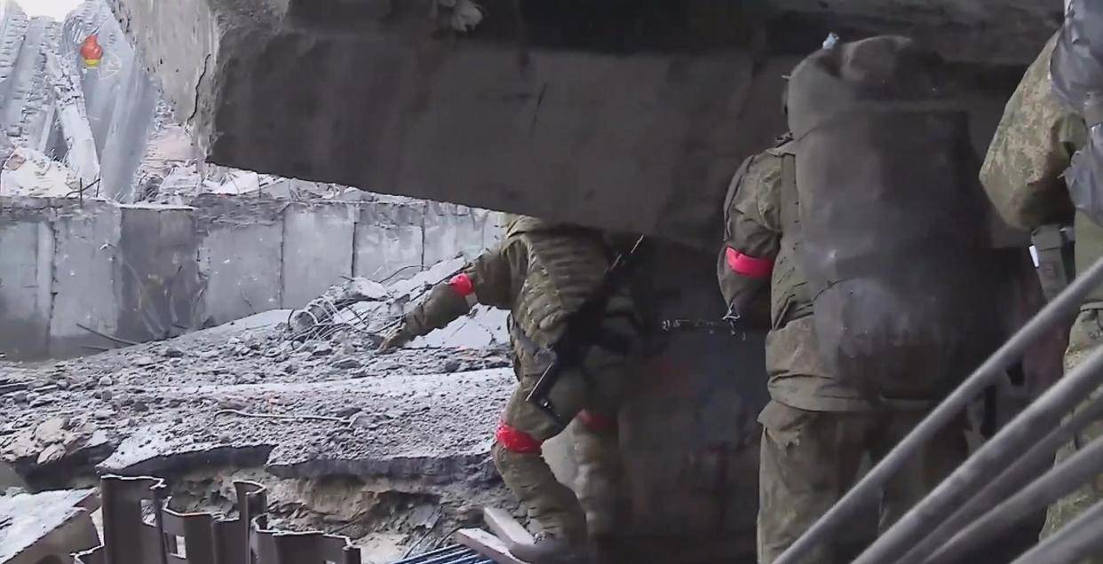 1万朝鲜特种兵凭空消失?苏梅全线告急,乌克兰截获绝密前线情报