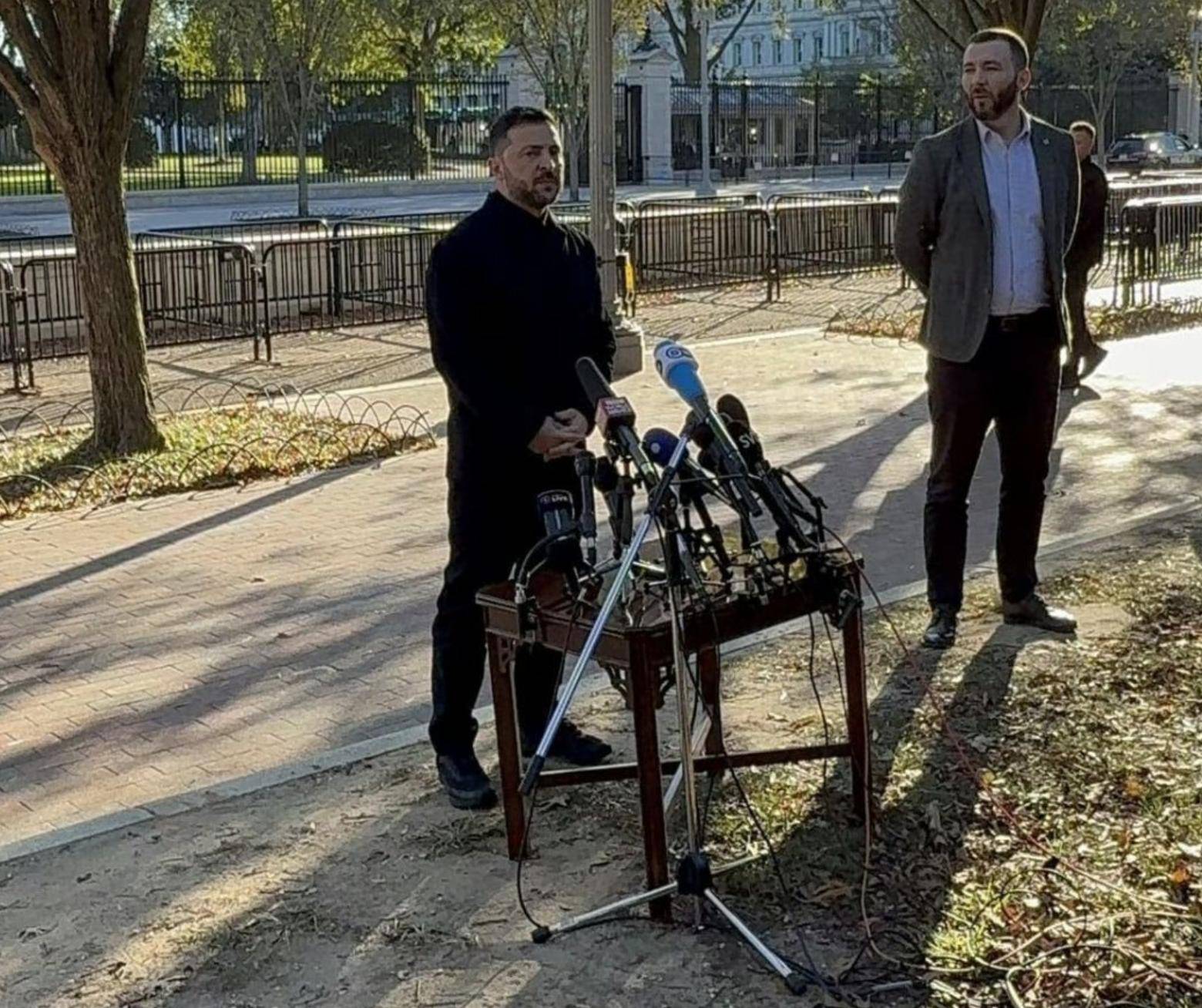 泽连斯基失望透顶,被美当面羞辱,终于认清了现实:只要能停火,领土也能谈!