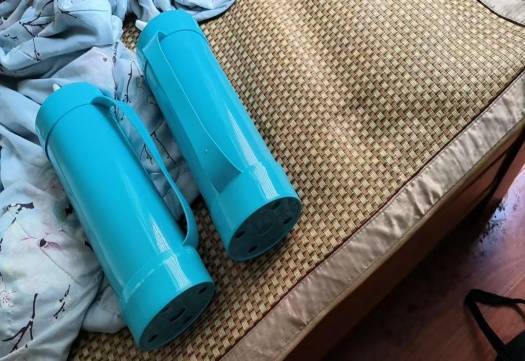 房东收房时发现蓝色瓶子，火速报警