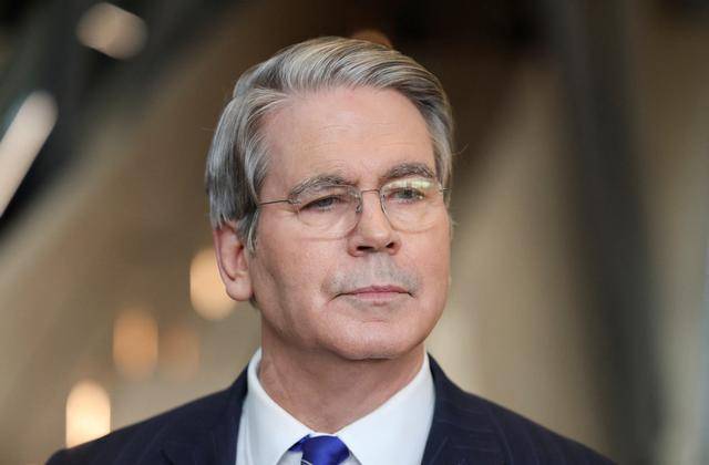 又输给了李成钢，贝森特承诺：美方不再考虑对华加征100%关税